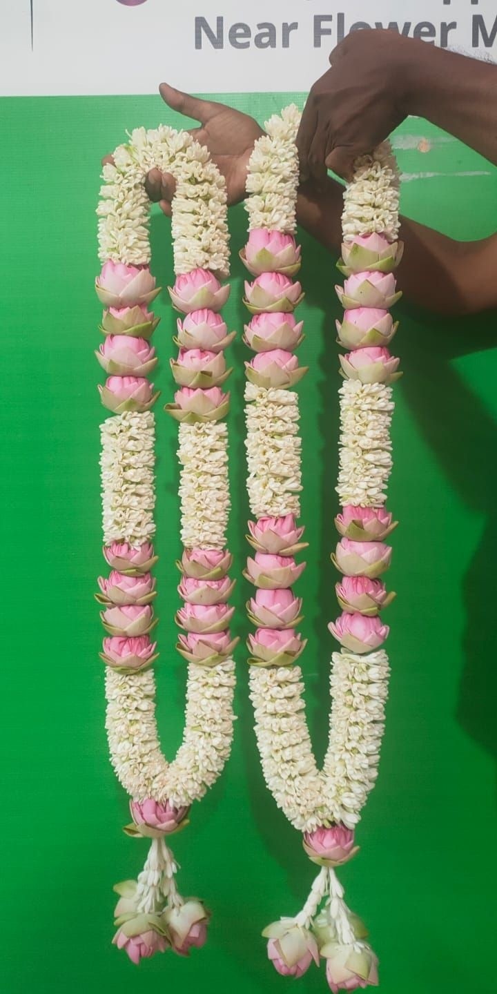 Lotus Garland Design 4