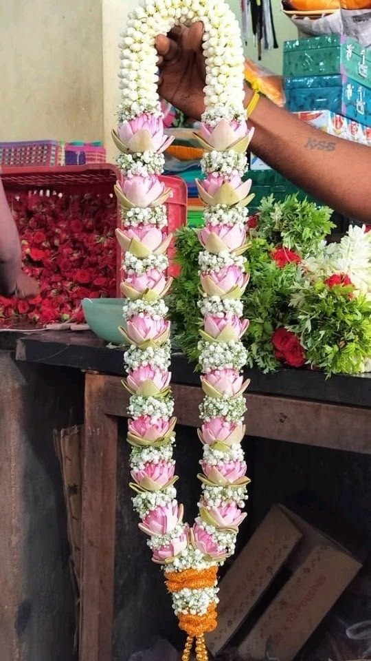 Lotus Garland Design 5